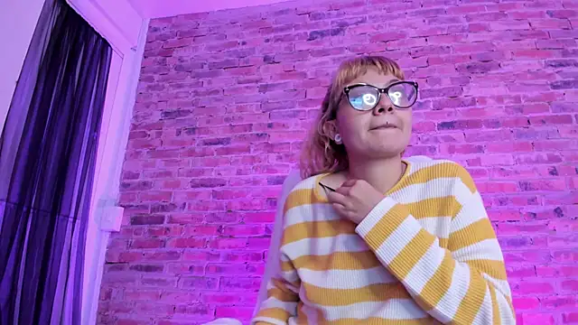 Snapshot of Sweet_Namii chatting on January 16, 2:30 am Sweet Namii online show from January 16, 2:30 am