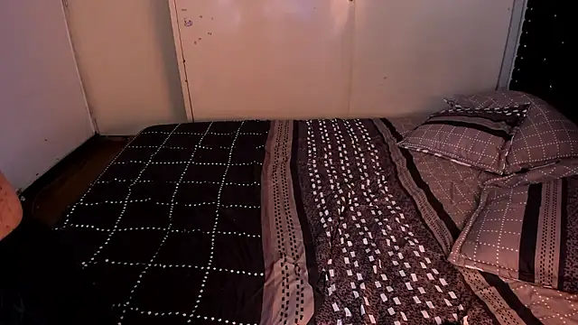 valerie luxe  online show from January 11, 6:29 am