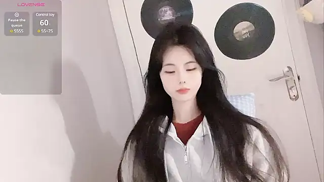 Qedgjwyz1 online show from February 7, 4:48 am