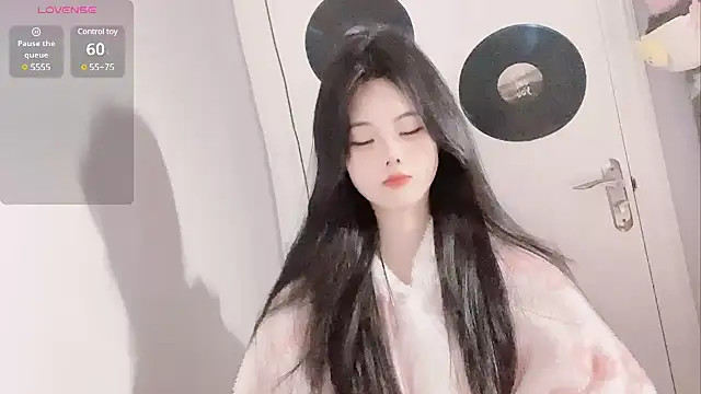 Qedgjwyz1 online show from February 10, 4:19 am