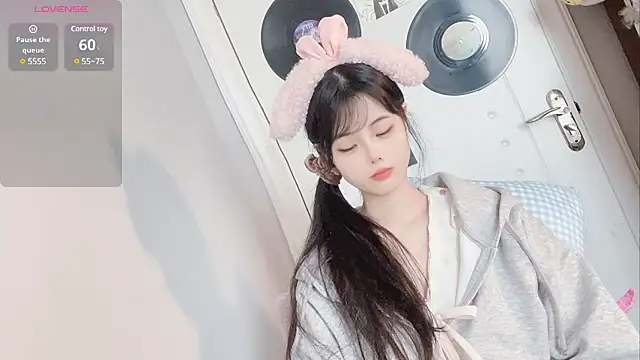 Qedgjwyz1 online show from March 3, 10:52 pm