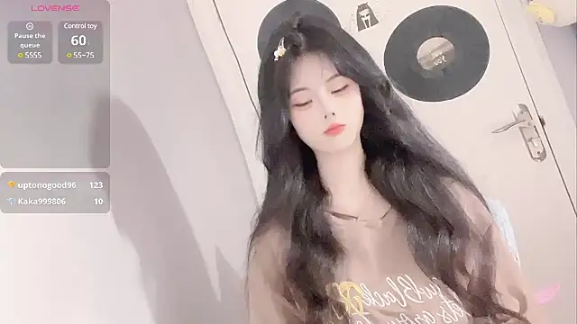 Qedgjwyz1 online show from March 12, 3:35 am