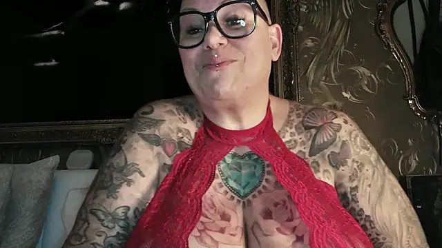 gepiercte nippel online show from January 5, 8:21 pm