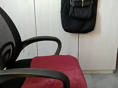 Snapshot of Destiny_Desire chatting on October 4, 10:57 am Destiny Desire online show from October 4, 10:57 am