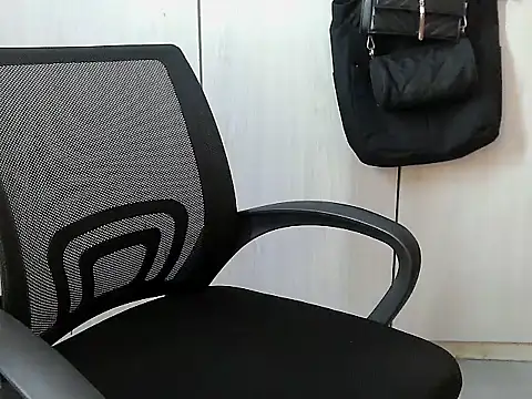 Snapshot of Destiny_Desire chatting on October 10, 3:00 pm Destiny Desire online show from October 10, 3:00 pm