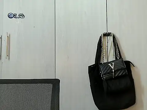 Snapshot of Destiny_Desire chatting on October 13, 6:52 pm Destiny Desire online show from October 13, 6:52 pm