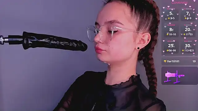 Snapshot of bitchpeace_ chatting on February 17, 4:15 pm bitchpeace online show from February 17, 4:15 pm