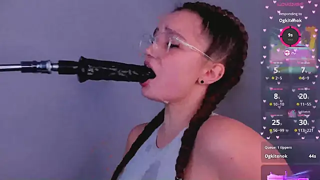 Snapshot of bitchpeace_ chatting on February 19, 10:20 pm bitchpeace online show from February 19, 10:20 pm