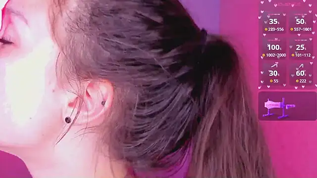 Snapshot of bitchpeace_ chatting on October 5, 7:45 pm bitchpeace online show from October 5, 7:45 pm