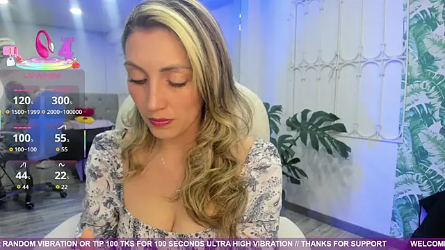 Snapshot of anny_sweet72 chatting on September 18, 11:45 am anny sweet72 online show from September 18, 11:45 am