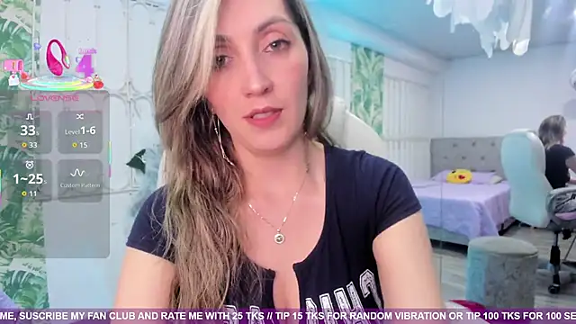 Snapshot of anny_sweet72 chatting on October 24, 1:40 pm anny sweet72 online show from October 24, 1:40 pm