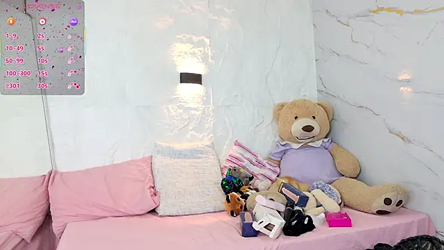 zorravioletta1 online show from December 16, 11:37 am