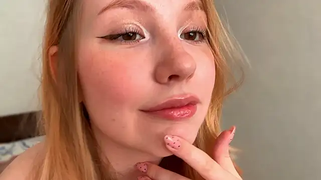 HoneyAudrey online show from April 9, 2:44 am