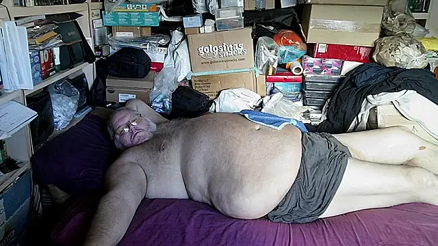 Snapshot of hadeszeuss2 chatting on November 14, 3:11 pm hadeszeuss2 online show from November 14, 3:11 pm