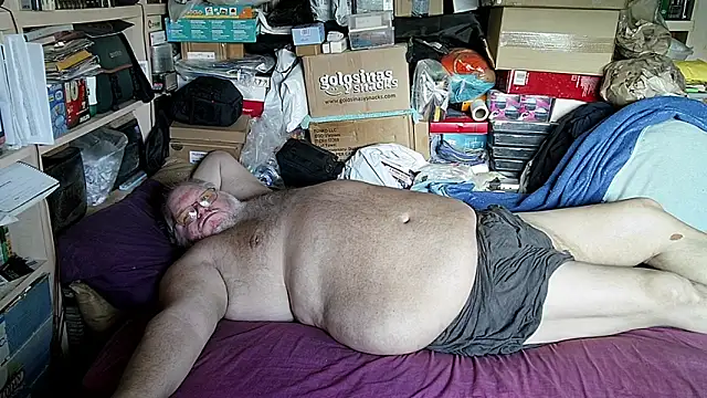 Snapshot of hadeszeuss2 chatting on November 15, 2:13 pm hadeszeuss2 online show from November 15, 2:13 pm