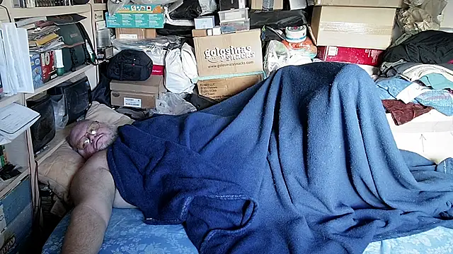 Snapshot of hadeszeuss2 chatting on November 28, 2:42 pm hadeszeuss2 online show from November 28, 2:42 pm