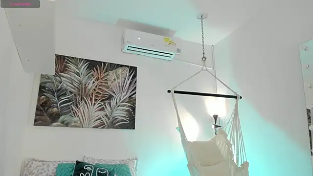 emma alice  online show from March 12, 6:33 pm