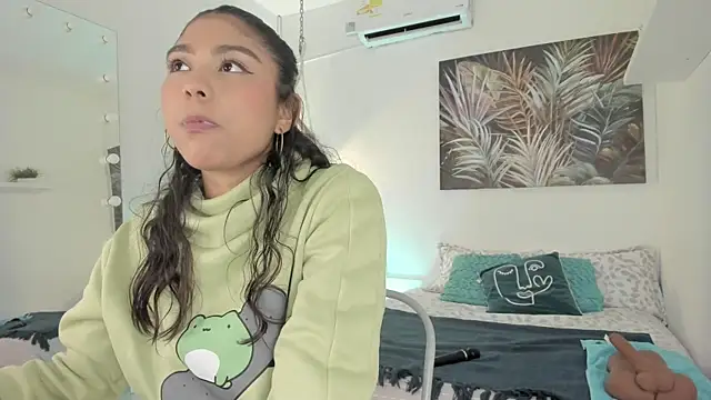 emma alice  online show from March 13, 3:17 pm