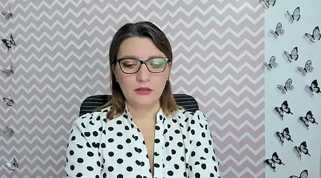 Amie Adams82  online show from December 10, 4:17 pm