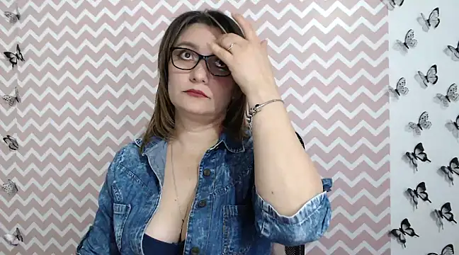 Amie Adams82  online show from February 4, 2:43 pm