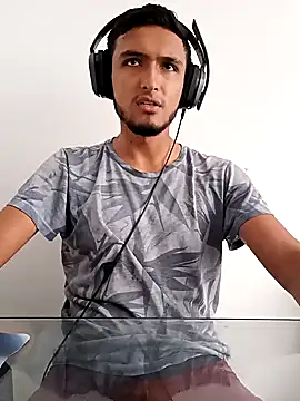 Snapshot of mosmar_20 chatting on December 3, 7:33 pm mosmar 20 online show from December 3, 7:33 pm