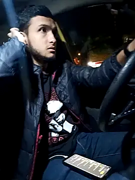 Snapshot of mosmar_20 chatting on December 17, 10:34 am mosmar 20 online show from December 17, 10:34 am