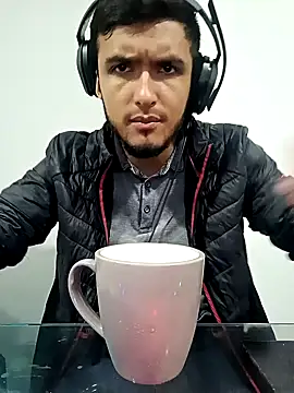 Snapshot of mosmar_20 chatting on December 18, 10:57 pm mosmar 20 online show from December 18, 10:57 pm