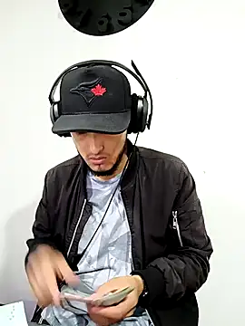 Snapshot of mosmar_20 chatting on December 27, 2:14 am mosmar 20 online show from December 27, 2:14 am