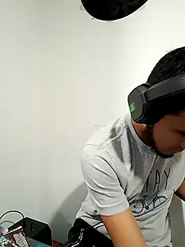 Snapshot of mosmar_20 chatting on January 19, 12:06 am mosmar 20 online show from January 19, 12:06 am