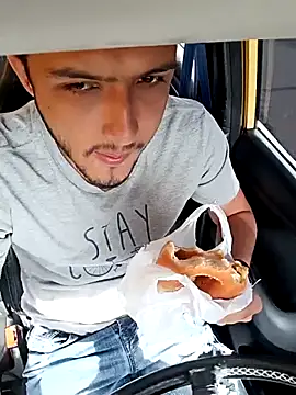 Snapshot of mosmar_20 chatting on October 27, 1:37 pm mosmar 20 online show from October 27, 1:37 pm