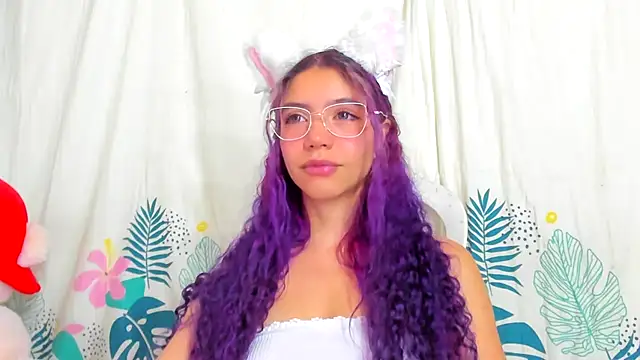 Snapshot of Dear_anne chatting on October 24, 1:46 am Dear anne online show from October 24, 1:46 am