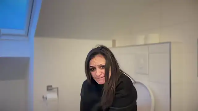 JeSuisUnTapin online show from December 6, 3:11 pm