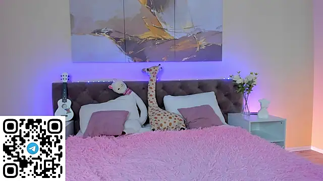 Ariella Sol online show from January 15, 7:05 am