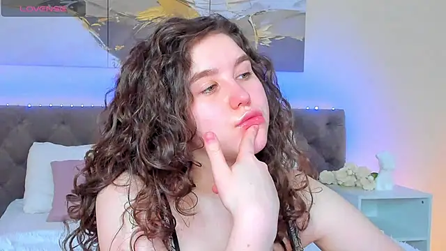 Ariella Sol online show from January 18, 7:17 am