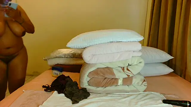 ALEXABOUJEE95 online show from October 6, 3:31 pm