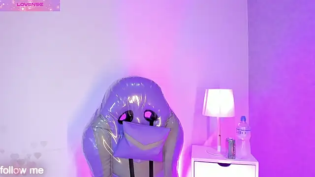 Snapshot of Cameliaa_Smiith chatting on December 14, 2:50 am Cameliaa Smiith online show from December 14, 2:50 am