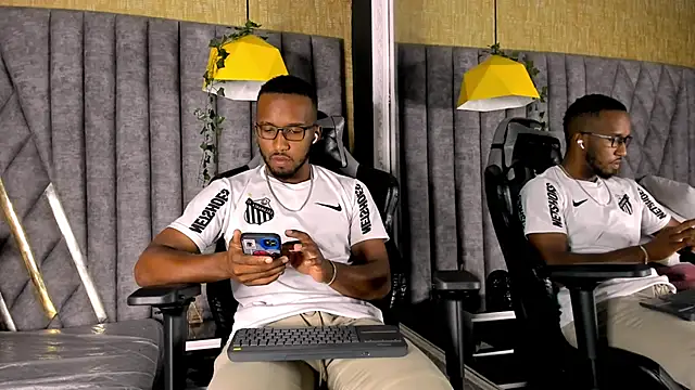 JamesParck online show from April 16, 11:51 pm