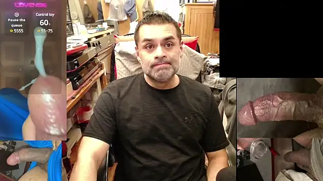 Snapshot of ClampMaster chatting on January 26, 2:03 am ClampMaster online show from January 26, 2:03 am