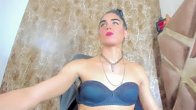 Snapshot of hannabigdirty chatting on October 19, 6:47 am hannabigdirty online show from October 19, 6:47 am