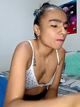 Snapshot of Leslly_ chatting on December 31, 10:48 am Leslly online show from December 31, 10:48 am