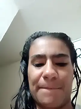 Snapshot of Leslly_ chatting on January 3, 12:30 pm Leslly online show from January 3, 12:30 pm