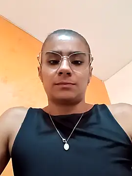 Leslly  online show from April 11, 4:44 pm