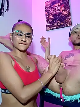 Leslly  online show from April 17, 11:52 pm