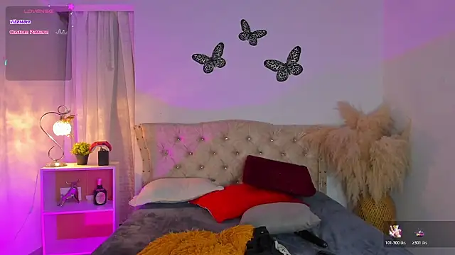 Snapshot of Sarahballiston_ chatting on November 9, 12:20 am Sarahballiston online show from November 9, 12:20 am