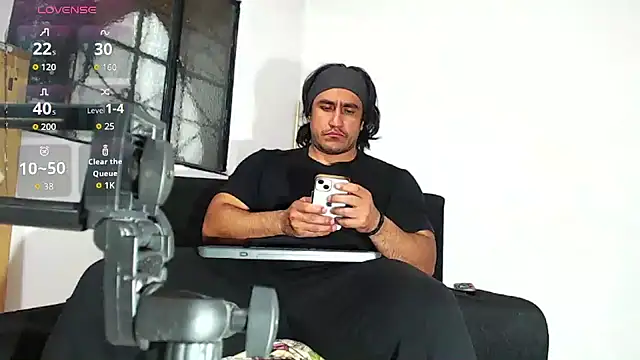 Snapshot of willian_m777 chatting on November 13, 4:11 am willian m777 online show from November 13, 4:11 am