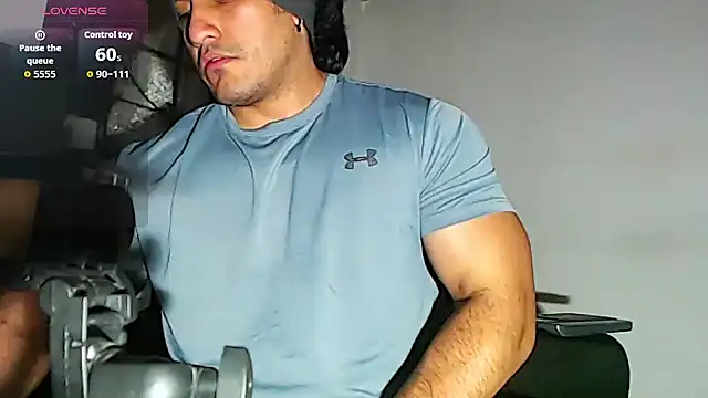 Snapshot of willian_m777 chatting on November 19, 4:56 am willian m777 online show from November 19, 4:56 am