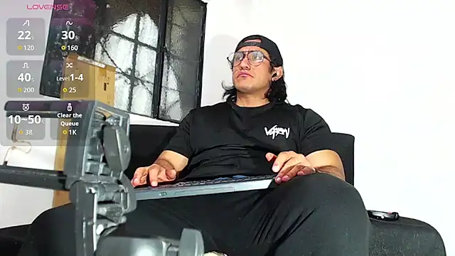 Snapshot of willian_m777 chatting on November 22, 4:22 am willian m777 online show from November 22, 4:22 am