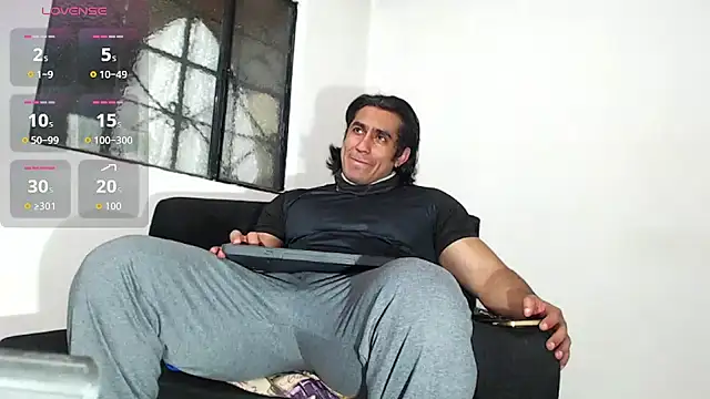 Snapshot of willian_m777 chatting on December 16, 3:44 am willian m777 online show from December 16, 3:44 am