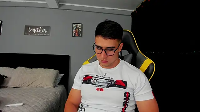 owengray2n online show from March 17, 11:43 pm