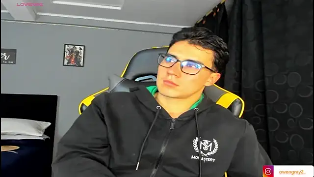 owengray2n online show from October 9, 1:58 am